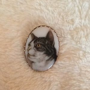 Cat Porcelain Cameo Pin Vintage